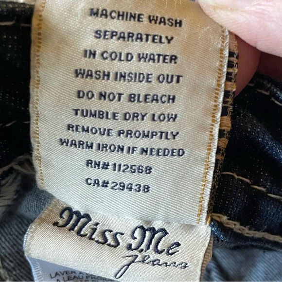 Miss Me Boyfriend Capri JB5692P5 Dark Wash Cropped Jeans Women’s Size 29 EUC - Picture 10 of 13